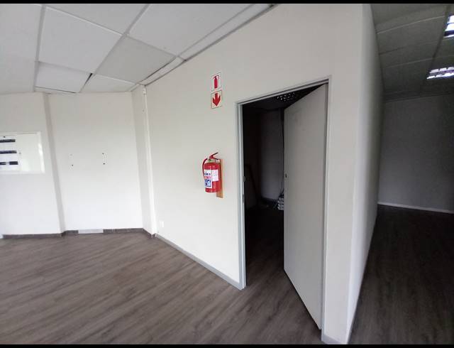 1,428M² OFFICE TO LET IN BRYANSTON